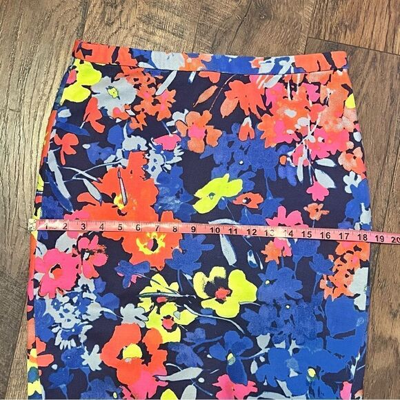 LOFT Multicolor Floral Skirt size 4 - Picture 6 of 7